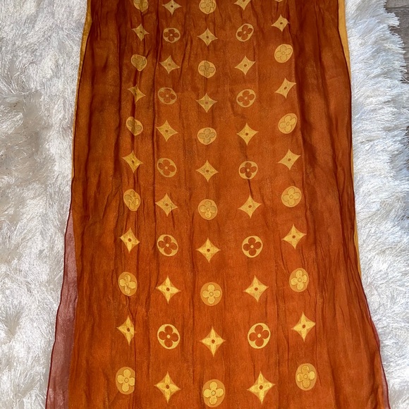 Louis Vuitton Monogram Silk BrownDouble GentlyUsed - Picture 5 of 13